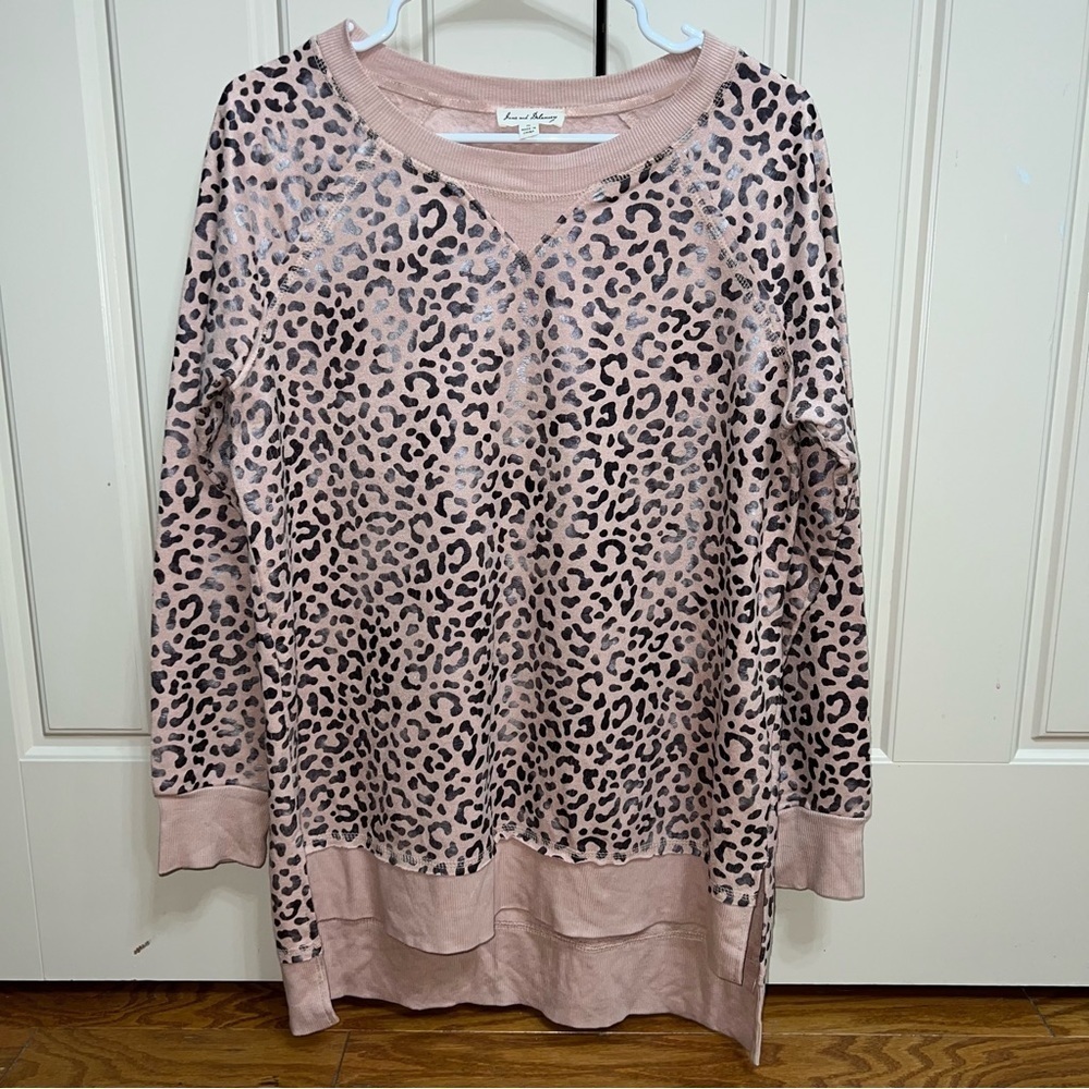 Jane and Delancey Blush Pink Cheetah Print Soft Sweatshirt Size Small - Picture 10 of 10